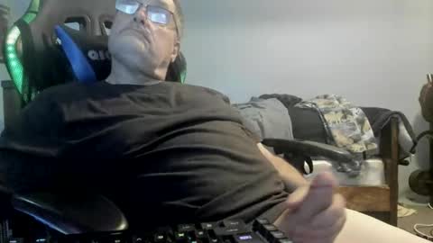 Snapshot of wowsers2022 chatting on 11.08.25 wowsers2022 online show from 11.08.25