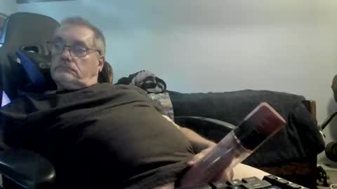 Snapshot of wowsers2022 chatting on 11.14.25 wowsers2022 online show from 11.14.25