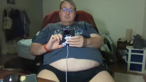 Snapshot of wrenval chatting on 12.22.24 Wren Valentino online show from 12.22.24