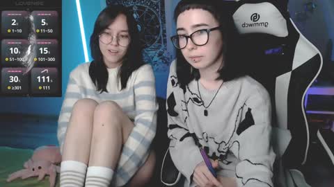Julia and Amelia online show from 12.03.24