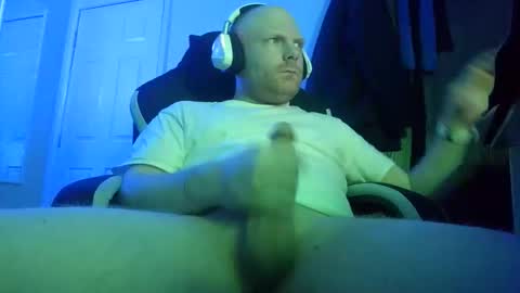 Snapshot of wtfiamhorny chatting on 02.15.26 iTsDaddieBaby online show from 02.15.26