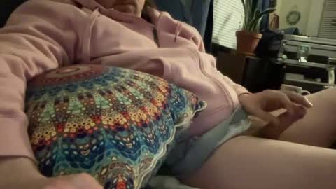 Snapshot of wucious chatting on 12.19.25 wucious online show from 12.19.25