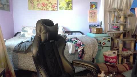 Wyatt online show from 10.21.25