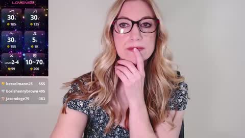 Snapshot of wynfreya chatting on 02.16.26 Wyn online show from 02.16.26