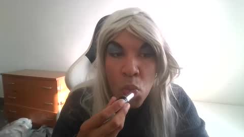 Snapshot of x225792i chatting on 09.23.25 Xeranessa online show from 09.23.25