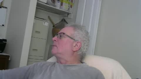 Snapshot of x811forfunx chatting on 01.14.26 Drew online show from 01.14.26