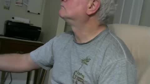 Snapshot of x811forfunx chatting on 02.14.26 Drew online show from 02.14.26