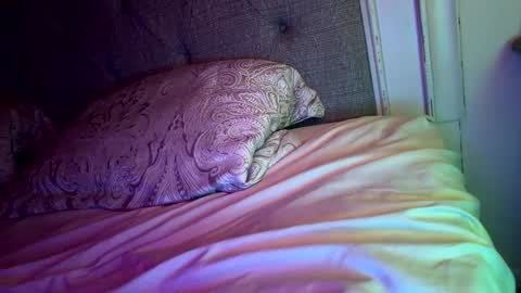 Snapshot of x_dreamgirl_x chatting on 11.02.25 Mariah online show from 11.02.25