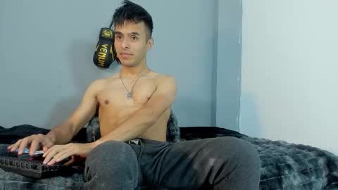 Snapshot of x_harold_x chatting on 12.16.25 Harold online show from 12.16.25