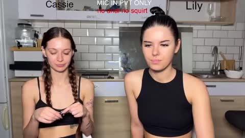 wiwi clap clap cat baby girl online show from 01.11.26