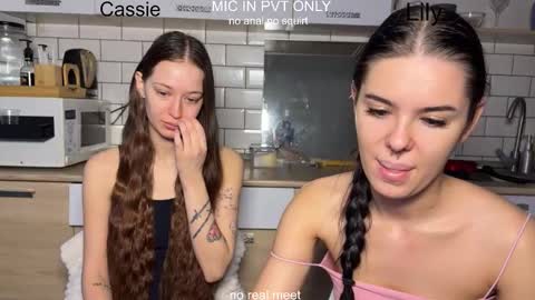 wiwi clap clap cat baby girl online show from 02.01.26