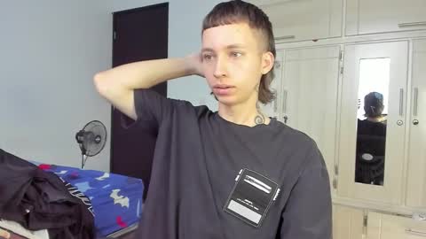 Snapshot of xamyu chatting on 12.17.25 Xam online show from 12.17.25