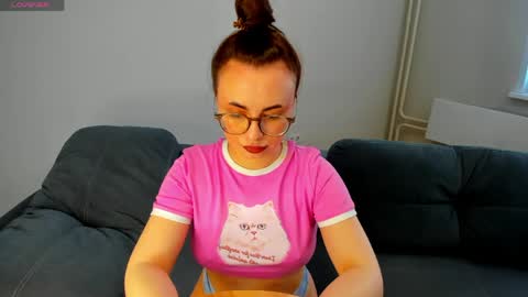Snapshot of xapka_lapka chatting on 05.20.26 Alice online show from 05.20.26