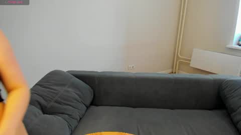 Snapshot of xapka_lapka chatting on 06.16.26 Alice online show from 06.16.26
