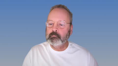 Snapshot of xarkevis chatting on 12.08.24 X4RK3V15 online show from 12.08.24