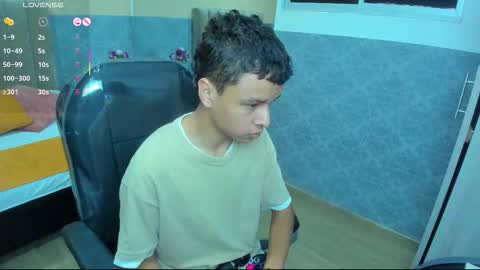 Snapshot of xavier_fox__ chatting on 11.05.25 xavier fox online show from 11.05.25