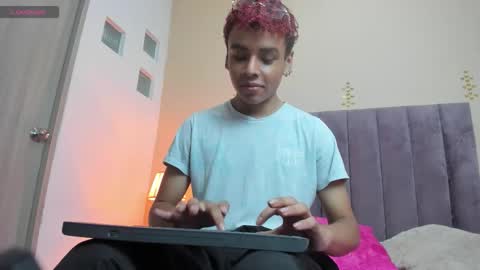 Snapshot of xavier_fox__ chatting on 02.12.26 xavier fox online show from 02.12.26