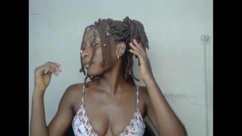 Snapshot of xcreamypussy chatting on 12.25.24 xcreamypussy online show from 12.25.24