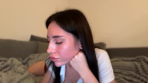 XCuteXbunny online show from 10.13.25