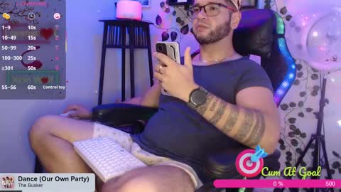 Snapshot of xein_wolf chatting on 10.13.25 Xein Independent Model online show from 10.13.25