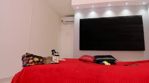 Snapshot of xgenesis_miller_ chatting on 02.01.25 Genesis online show from 02.01.25