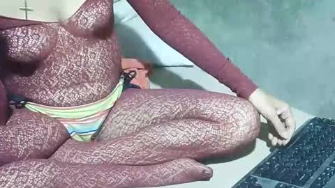 xhotskinny69x online show from 10.21.25