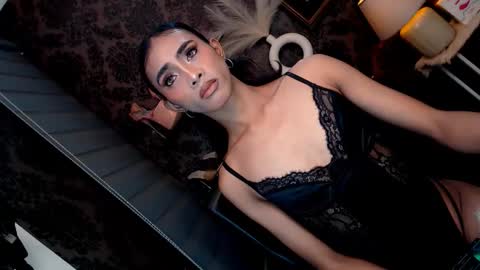 ur new addiction is here online show from 09.30.25