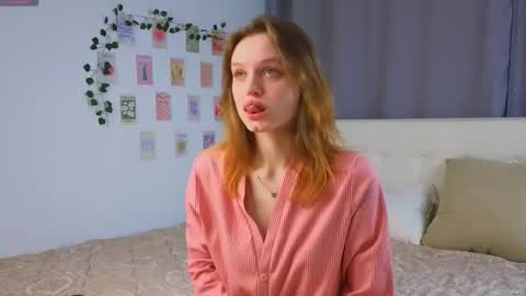 Luna and Lina online show from 12.03.25