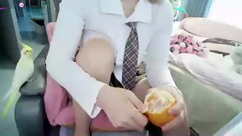 Snapshot of xiaoyu_cn chatting on 11.16.25 xiaoyu online show from 11.16.25