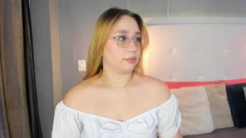   ximena  online show from 04.07.26