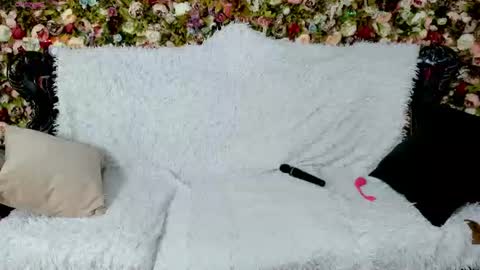 Snapshot of xlindamilfx chatting on 06.17.26 Linda online show from 06.17.26