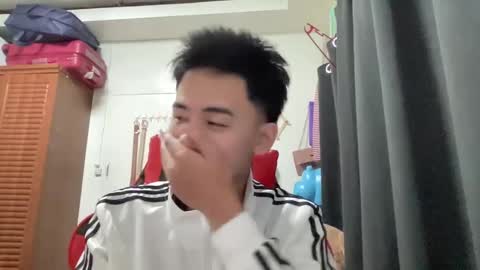 Snapshot of xluminous chatting on 12.25.24 MIKAEL online show from 12.25.24