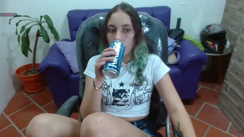 Snapshot of xlunna chatting on 12.01.24 lunna online show from 12.01.24