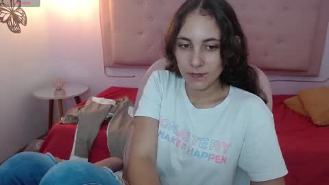 Snapshot of xlunna chatting on 01.10.25 lunna online show from 01.10.25