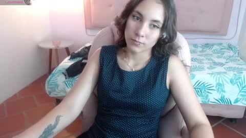 Snapshot of xlunna chatting on 02.08.25 lunna online show from 02.08.25