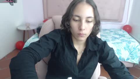 Snapshot of xlunna chatting on 02.15.25 lunna online show from 02.15.25