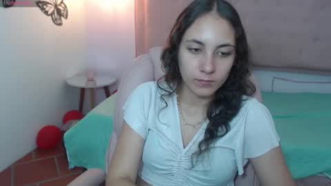 Snapshot of xlunna chatting on 02.22.25 lunna online show from 02.22.25