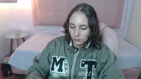 Snapshot of xlunna chatting on 03.09.25 lunna online show from 03.09.25