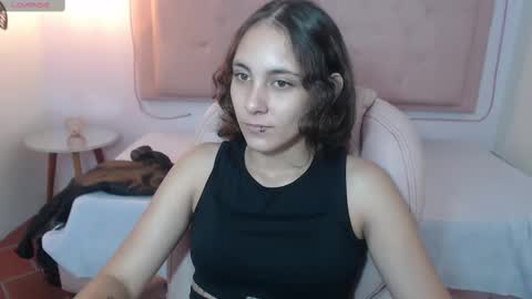 Snapshot of xlunna chatting on 03.12.25 lunna online show from 03.12.25