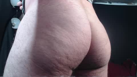 Snapshot of xmetalstudx chatting on 10.08.25 MetalstudMaster online show from 10.08.25