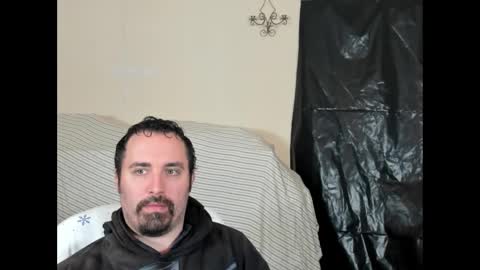 Snapshot of xmetalstudx chatting on 11.18.25 MetalstudMaster online show from 11.18.25