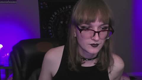 Snapshot of xmoonbeamx chatting on 12.17.24 Luna online show from 12.17.24