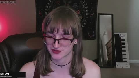 Snapshot of xmoonbeamx chatting on 01.16.25 Luna online show from 01.16.25