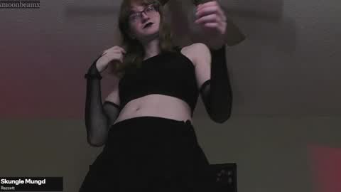 Snapshot of xmoonbeamx chatting on 01.22.25 Luna online show from 01.22.25