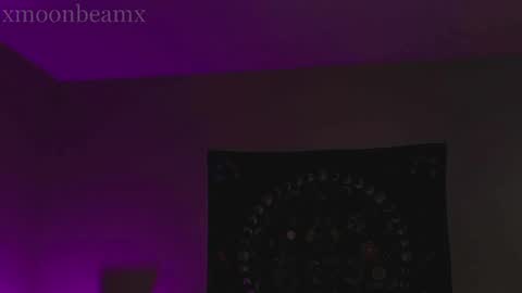 Snapshot of xmoonbeamx chatting on 09.16.25 Luna online show from 09.16.25