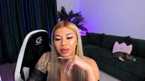 Snapshot of xpuka chatting on 02.24.26 xpuka online show from 02.24.26