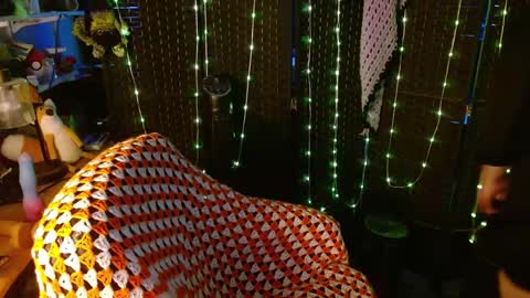 Snapshot of xredbanshee chatting on 01.18.25 xredbanshee online show from 01.18.25