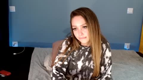 AnnaMaee online show from 12.15.24