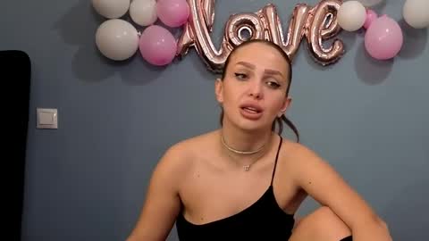 AnnaMaee online show from 02.14.25