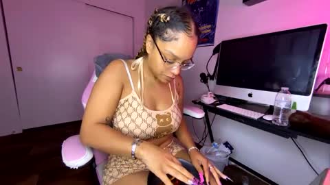 xStarGazingx online show from 09.13.25